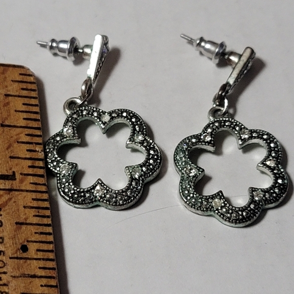 Vintage Style‎ earrings Flower Dangle Silver Studded p06 - Picture 6 of 6